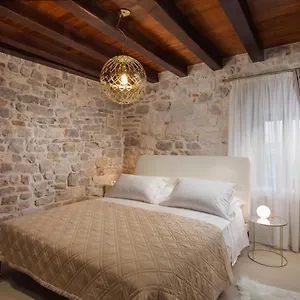 luxury-rooms-ma-de-dominis.splithotels.org/
