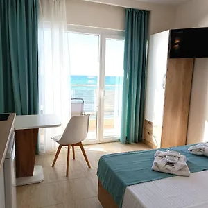 navarino-luxe-suites.hotelschalkidiki.net/