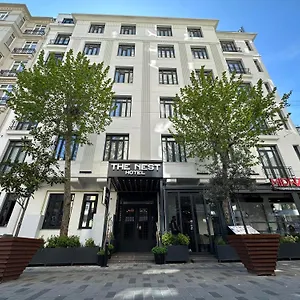 4* Hotel The Nest